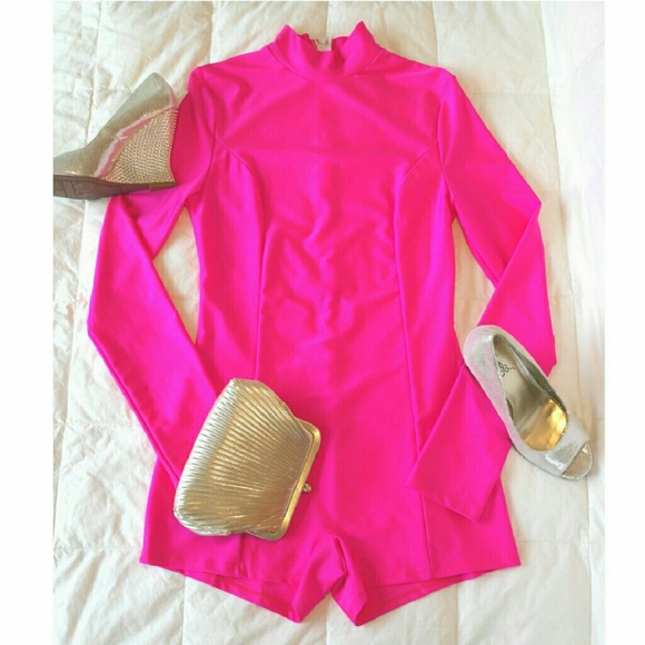 👗💖 Sexy mockneck long sleeves romper 🎀 - Picture 2 of 3