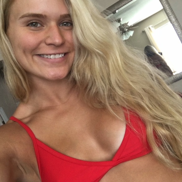 Meet your Posher, Alyssa