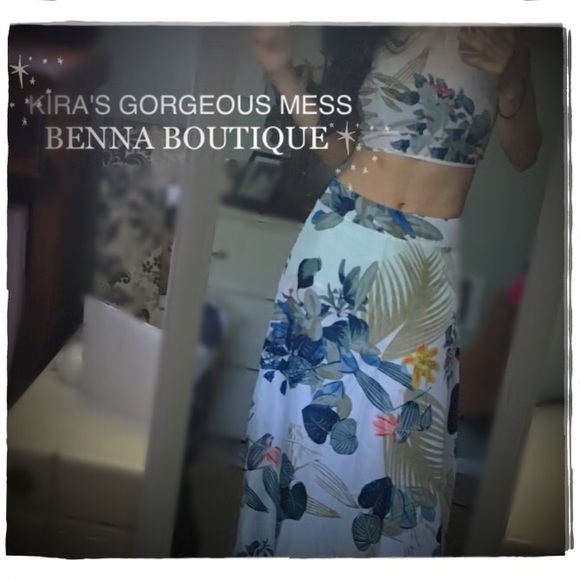 BNWT 🌺HOST PICK🌺Halter w/ High Waist Long Skirt - Picture 3 of 4