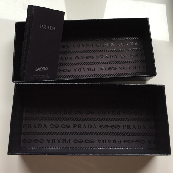 Prada box - Picture 2 of 3