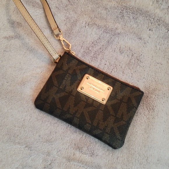 Michael Kors Wristlet