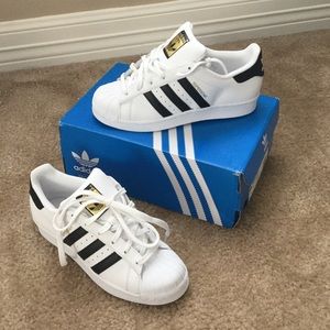Adidas superstar tennis shoes size 4 1/2