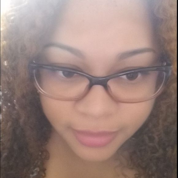 Meet your Posher, Charlene - Picture 1 of 1