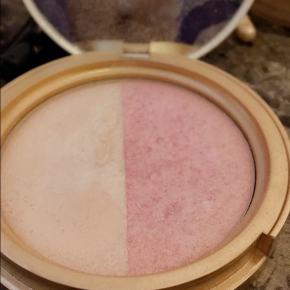 Too faced - Picture 2 of 2