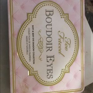 Boudoir eyes too faced