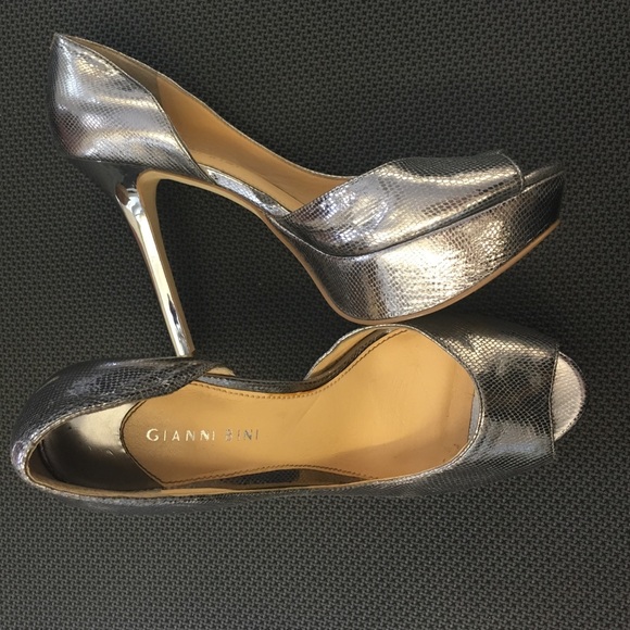 Giani Bini Silver Pumps