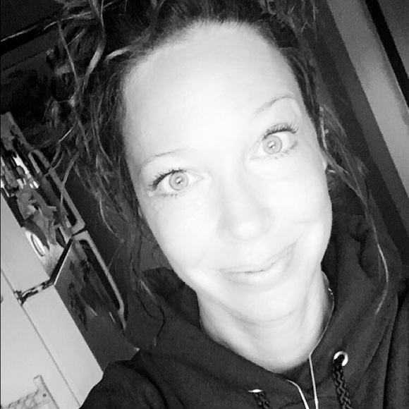 Meet your Posher, Kelley - Picture 2 of 4