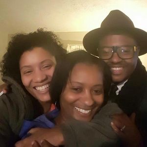 Meet your Posher, Iris