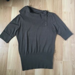 Roz & Ali olive colored sweater NWT