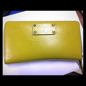 Kate Spade Zip Around Wallet