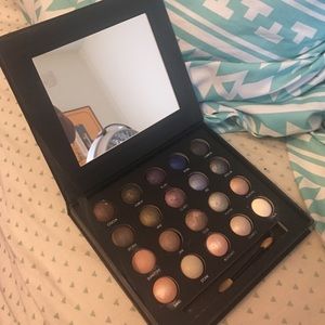 Laura Geller 20 Shades Of Shadow