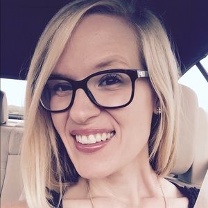 Meet your Posher, Caroline