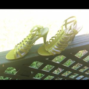 Heels that are 9 1/2 never been wore