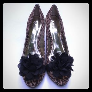 Carlos Santana Leopard Peep Toe Size 9 NIB