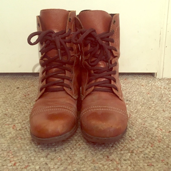 Steve Madden brown leather boots