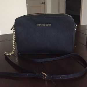 Michael Kors Jet Set Travel Crossbody