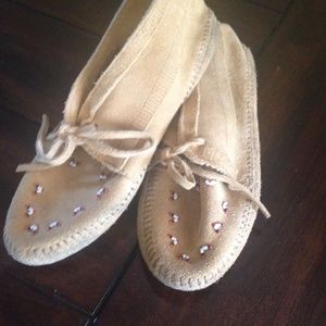 Minnetonka suede Beaded moccasins .-Beautiful!