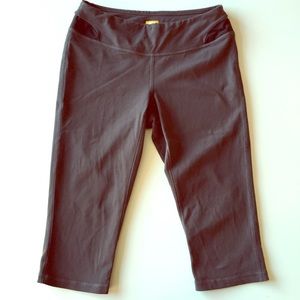 Lucy powermax knee length capri yoga pants