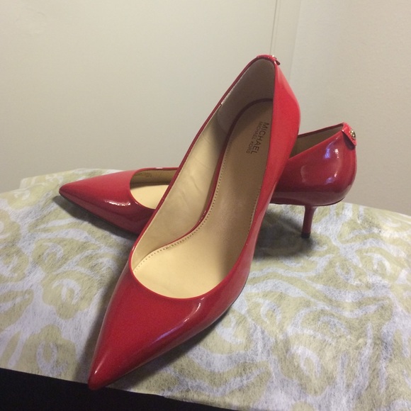 Gorgeous Michael Kors Red Kitten Heels 💕✨👠