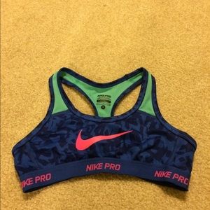 3 Nike pro sports bras