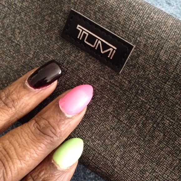 NO OFFERS❌ TUMI Cosmetic pouch - Picture 4 of 4