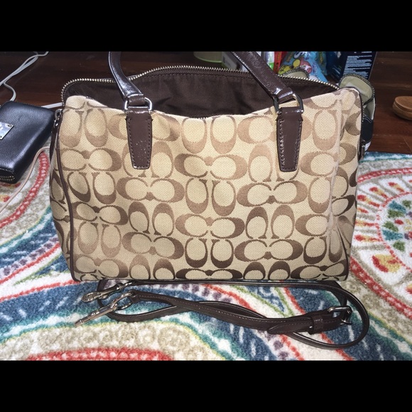 Coach purse - Picture 3 of 4