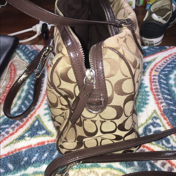 Coach purse - Picture 4 of 4