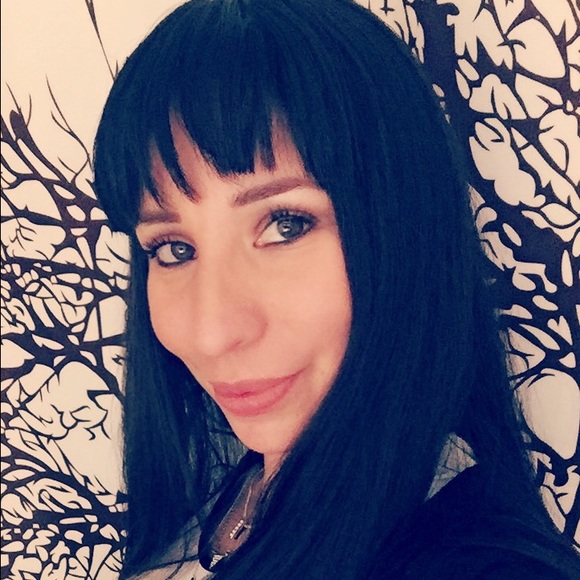 Meet your Posher, Nancy - Picture 1 of 1