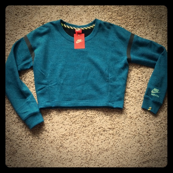 Nike Crop Top Sweater💕