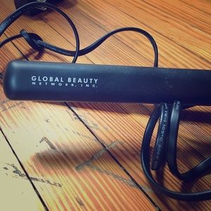 Lightly used chi straightener