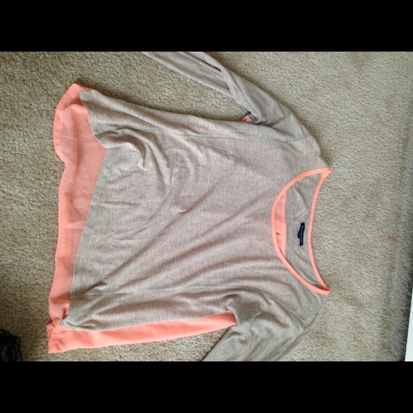 American Eagle 3 quarter length sleeve - Picture 2 of 2
