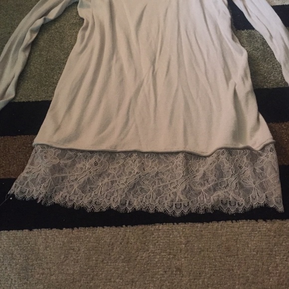 Nude lace trim top - Picture 2 of 4