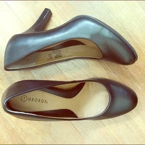 Classic black pumps ***Final Sale!!**