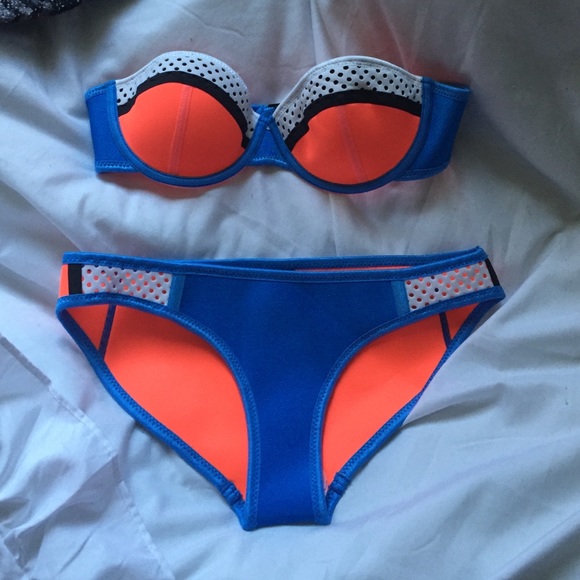 Triangl Bowie Set never worn