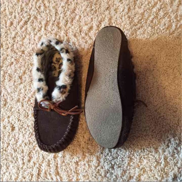 Minnetonka moccasins size 8!! super cute