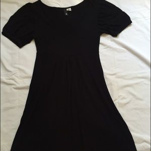 Black short sleeved dress!
