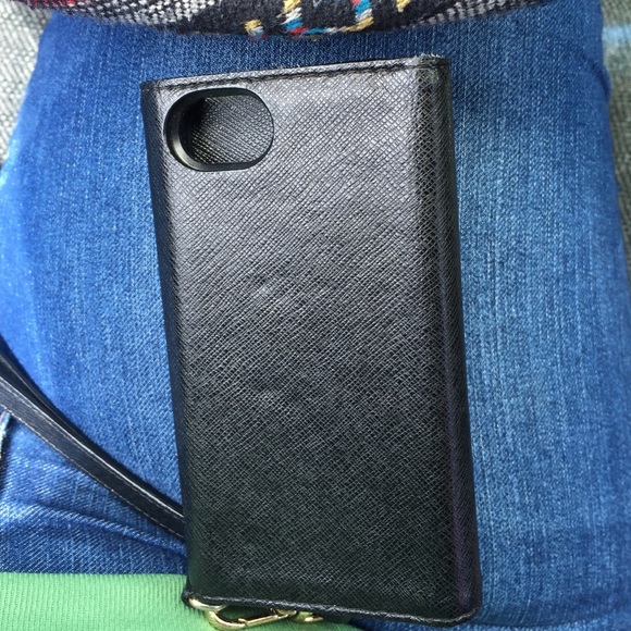 Michael kors phone wristlet - Picture 2 of 4