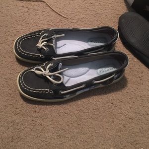 Blue short sperrys