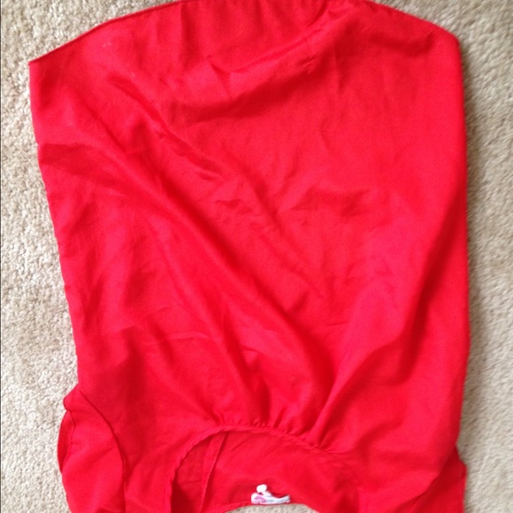 Red top - Picture 1 of 1