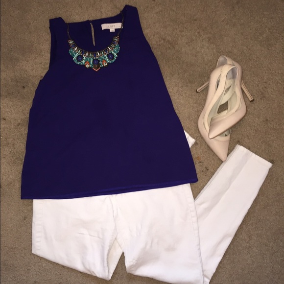 LOFT navy blue sleeveless blouse💕