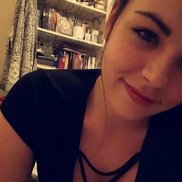 Meet your Posher, Aspyn - Picture 1 of 1