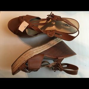 New Cato wedges cognac color