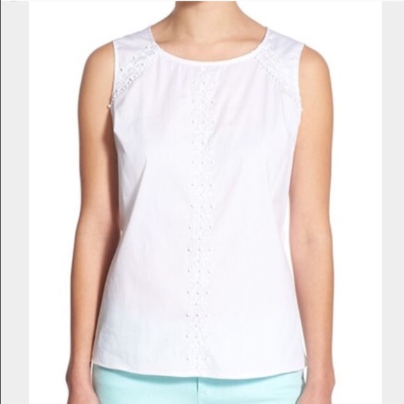 {Vineyard Vines} Embroidered Beaded White Top