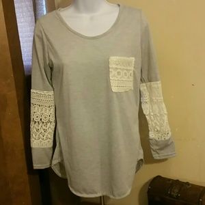 Light grey top size Small