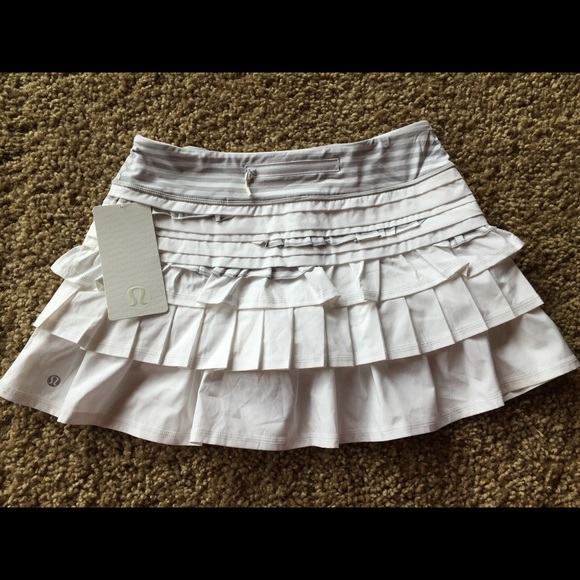 Lululemon white athletic skirt