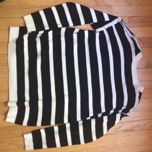 Small black and white boyfriend sweater