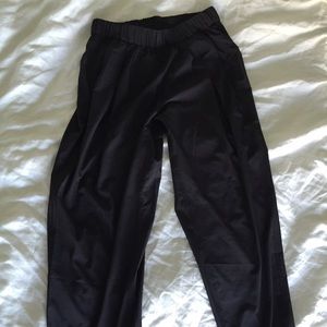 Lululemon Rollin with my Omies pant size 4