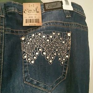 New never worn Earl Jeans