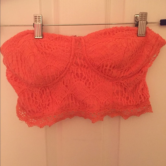 Crotchet Crop Top - Picture 1 of 2