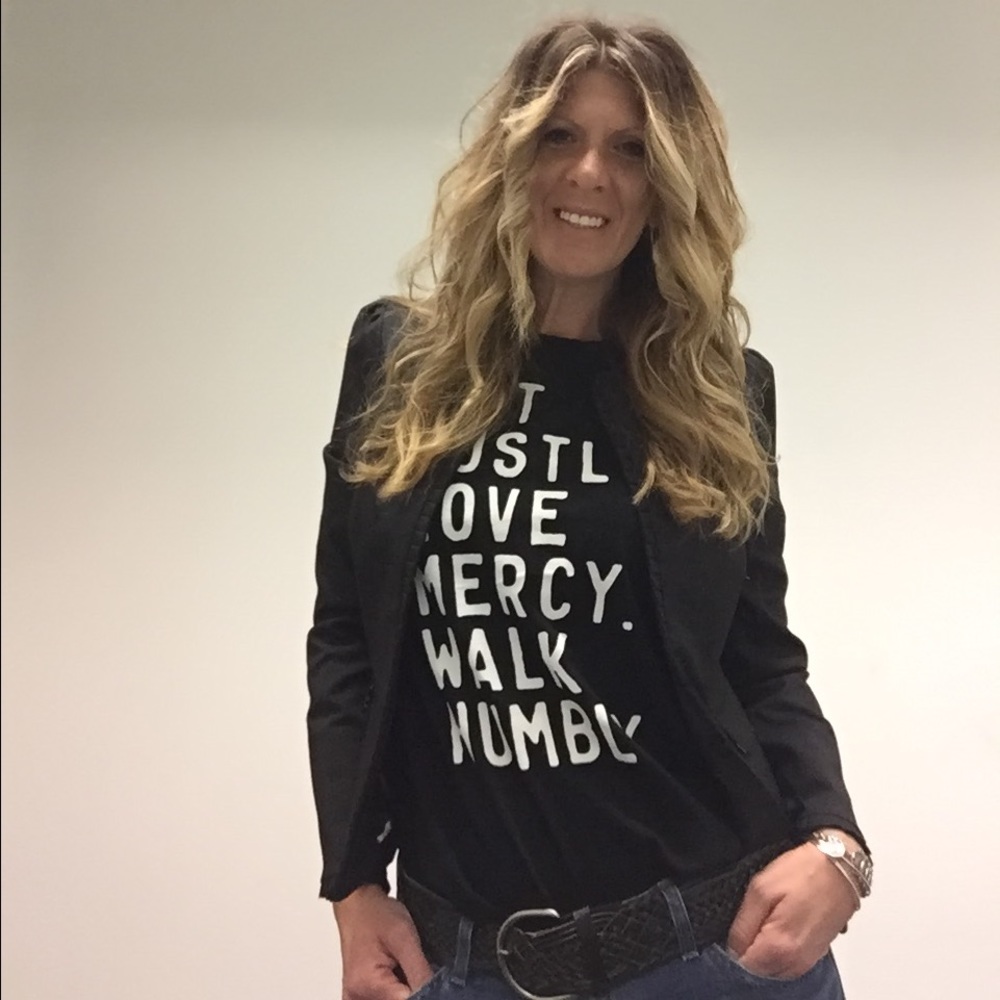 I am a trendy, sassy, breast cancer survivor